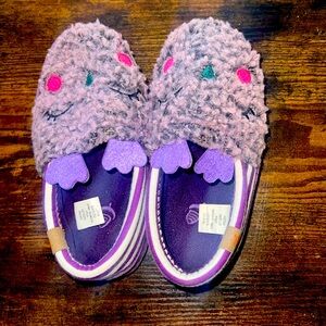 Brand new acorn slippers